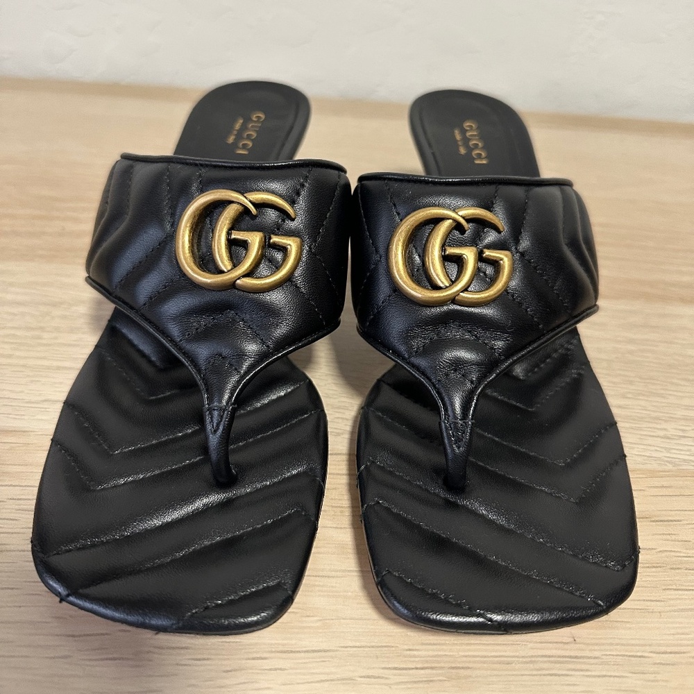 Gucci Marmont Padded Chevron Matelassé Leather Thong Sandal – Black